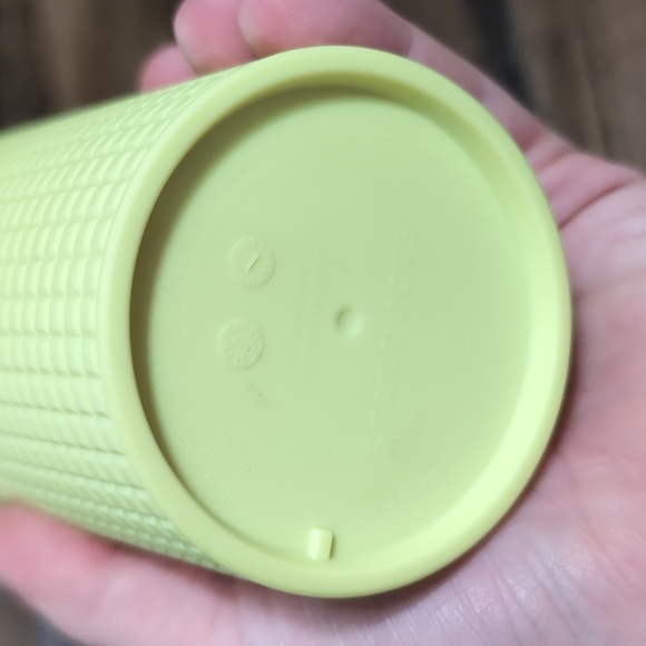 Starbucks Yellow & Green Matte Grid Venti (24oz) Cold Cup Tumblers - Picture 7 of 10